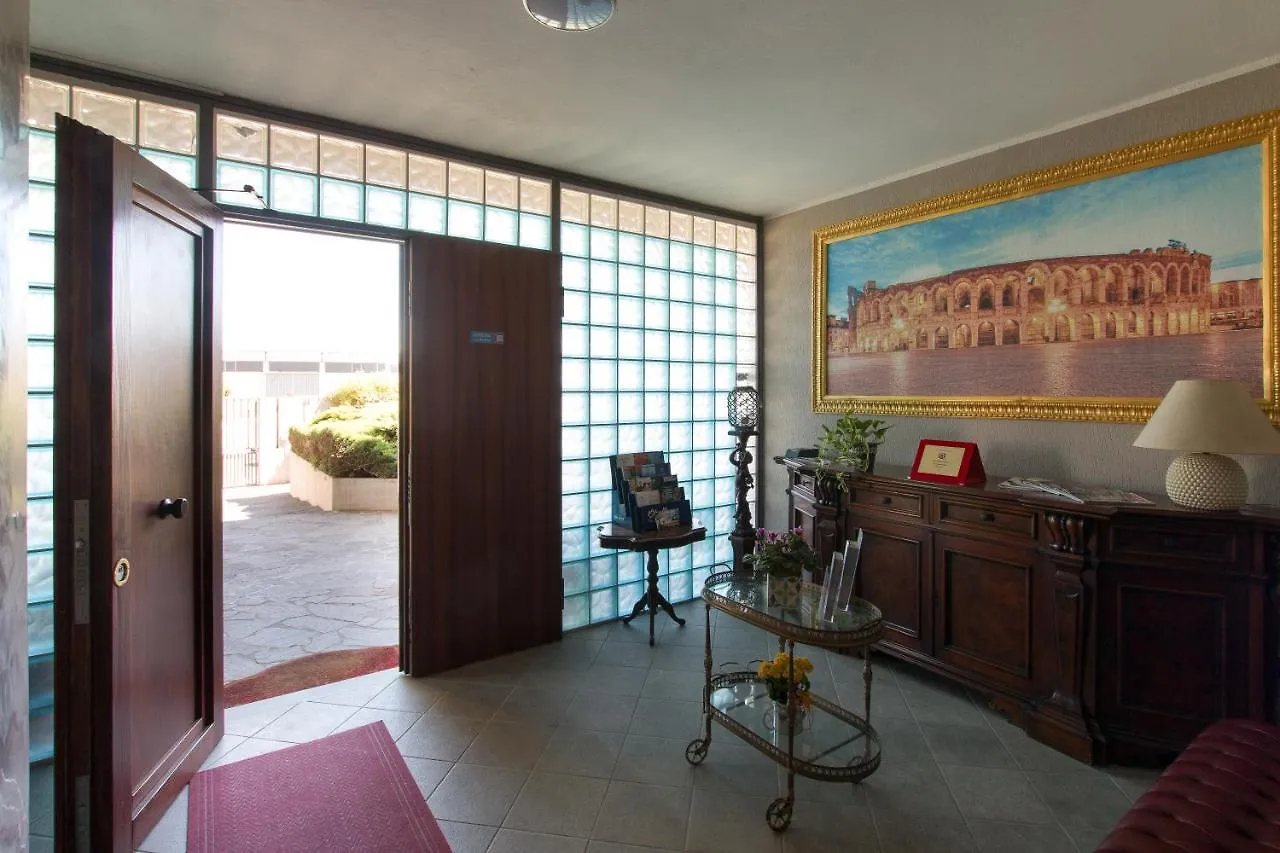 Villa Boninsegna Castel d'Azzano Guest house